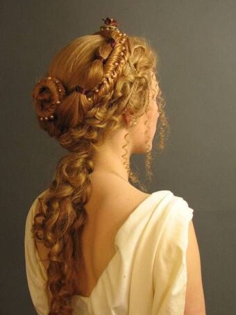 medieval female hairstyles