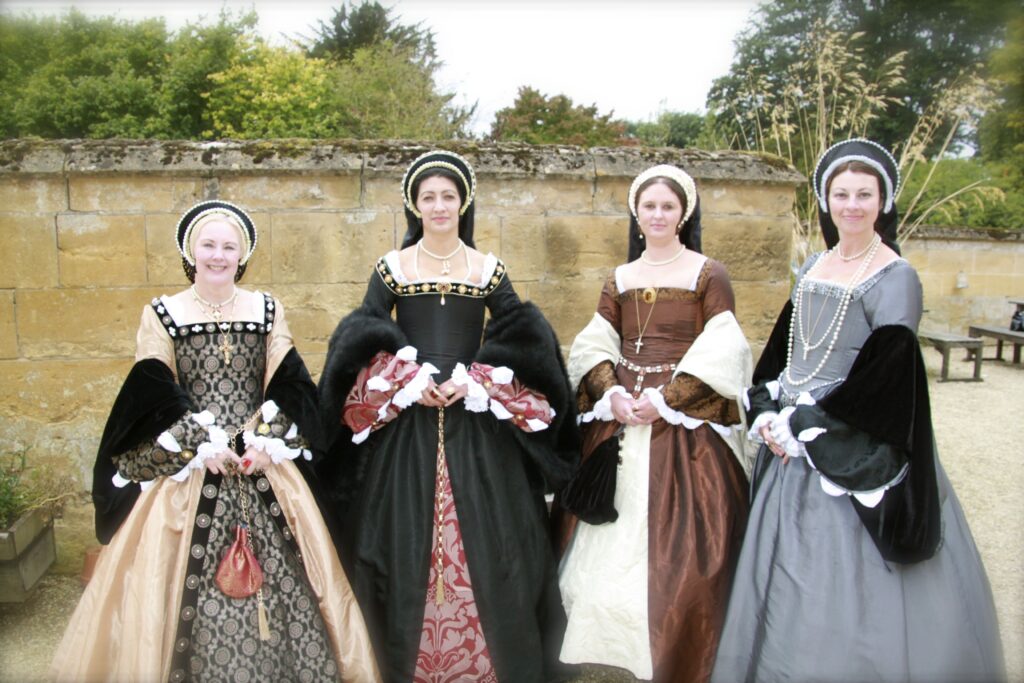 Tudor women's clothing