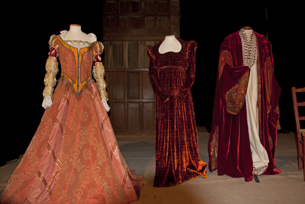 Tudor Times Rich People Clothes and Clothing Fashion